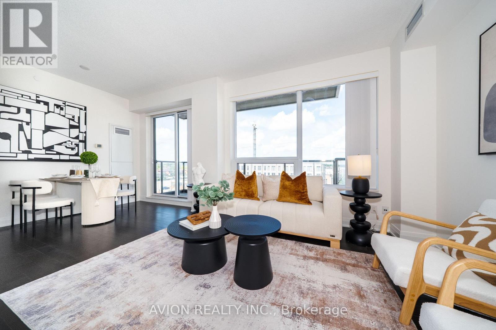 622 28 UPTOWN DRIVE - 2