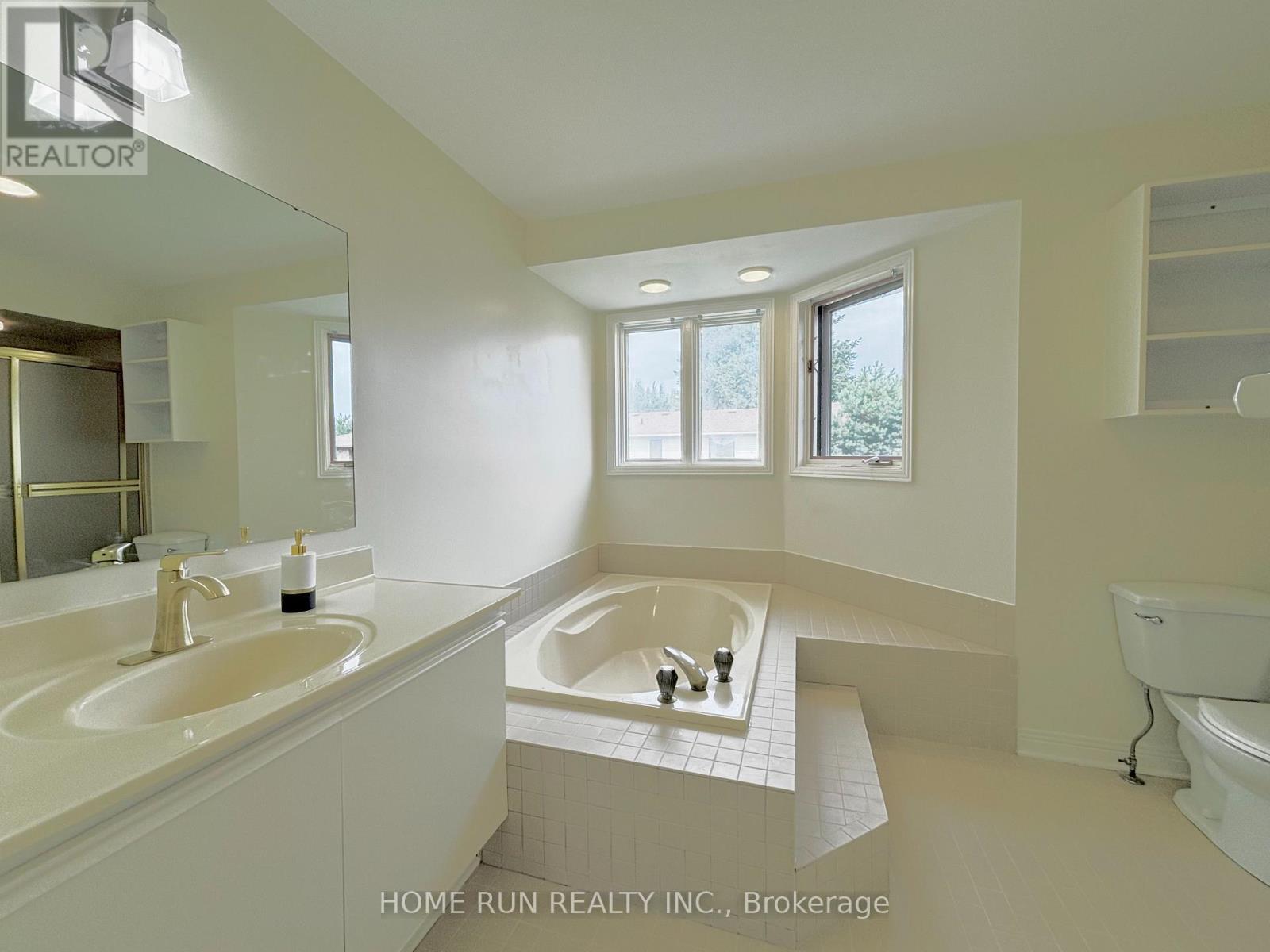 5 Bed, 3 Bath House for Sale in Ottawa – 10 WESTCHESTER COURT, Ottawa – MLS# X13671392 - Image 23