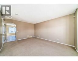 4pc Bathroom - 52 Taralake Street Ne, Calgary, AB T3J0J5 Photo 14