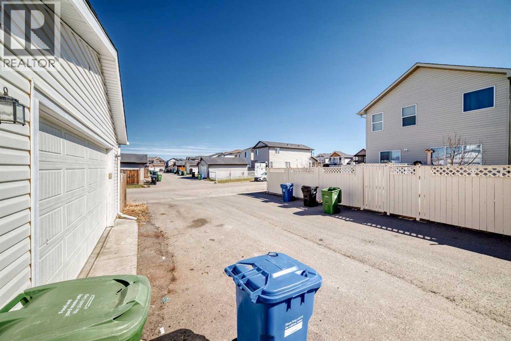 52 TARALAKE Street Northeast - Photo 43