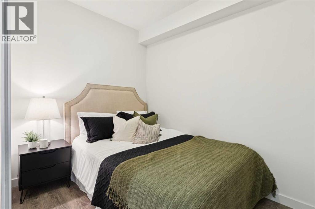 323 20 Avenue Southwest - Photo 24