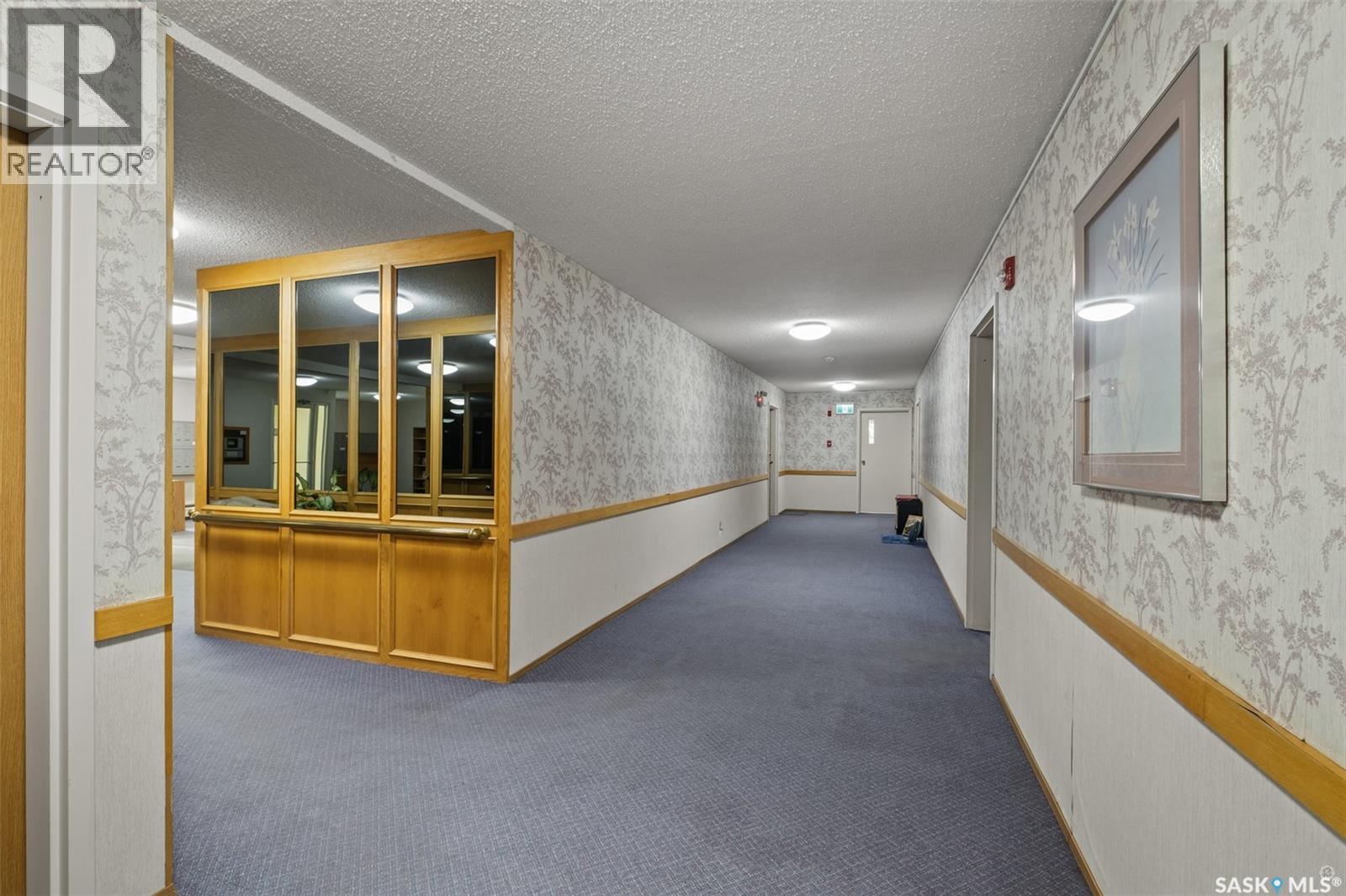 #105 66 19th STREET W - 21