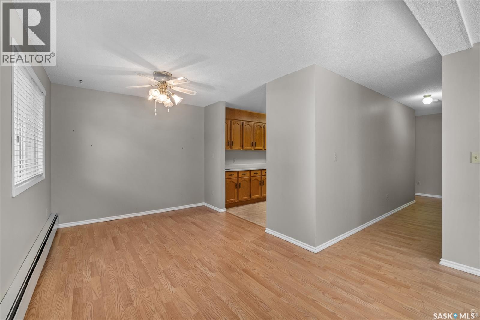 #105 66 19th STREET W - 8