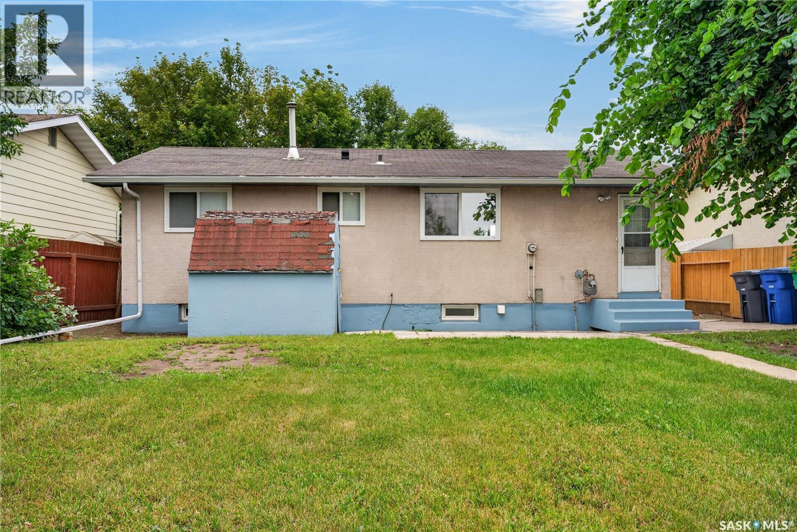 214 Fisher CRESCENT - 37