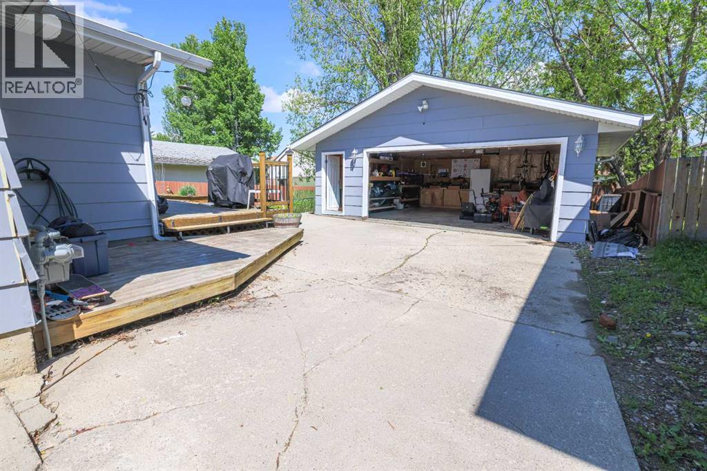 5739 55 Street - 32