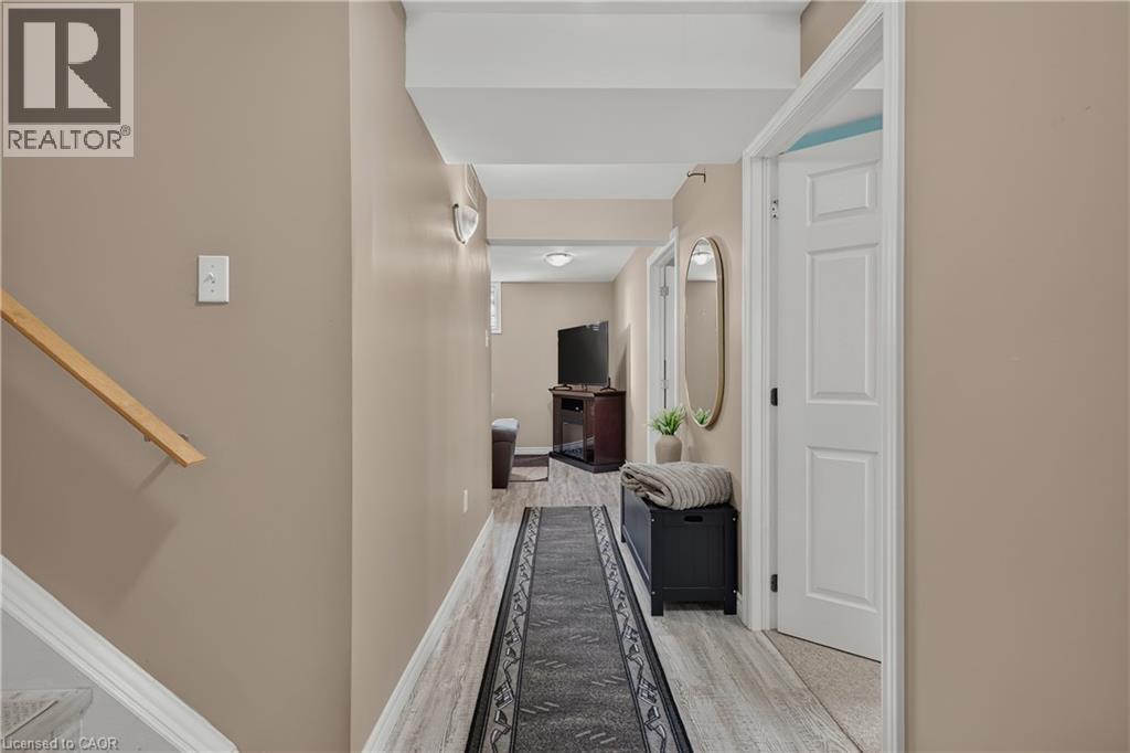 11 MAPLE Street - Image 23