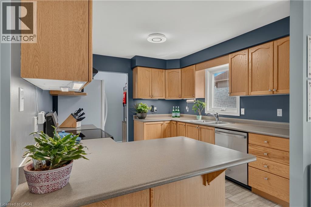 11 MAPLE Street - Image 6