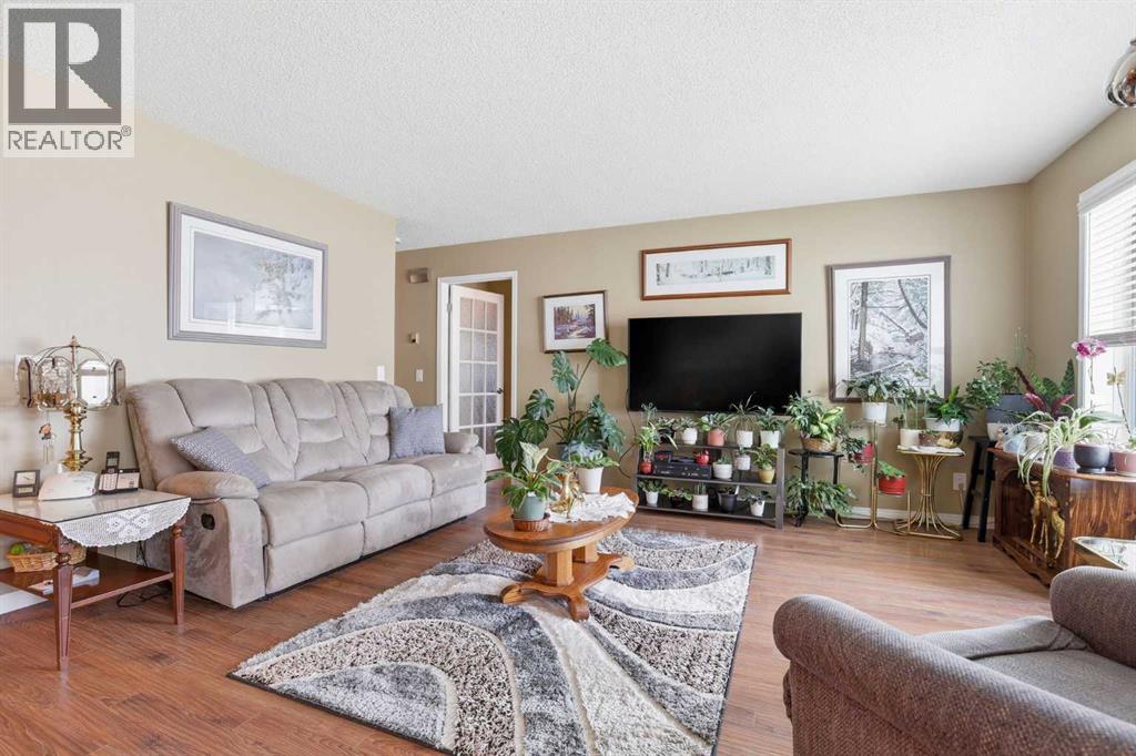 11 Macewan Park Heights Northwest - Photo 8