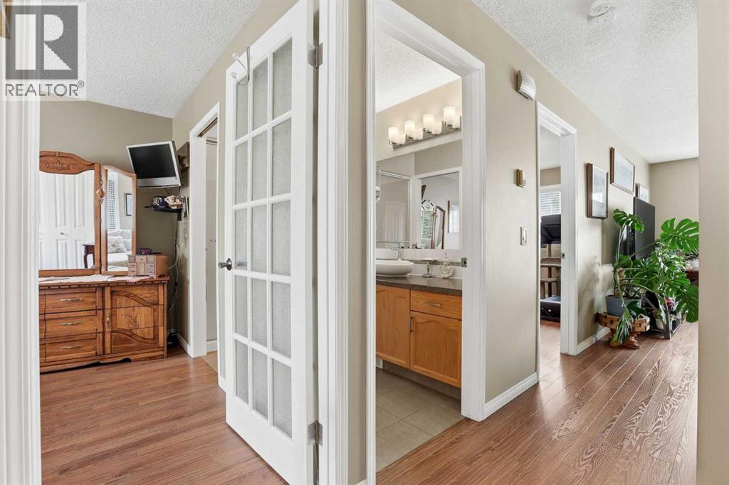 11 Macewan Park Heights Northwest