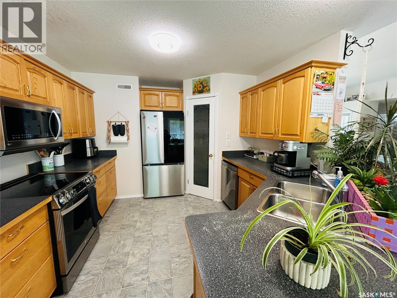 214 3rd STREET NE - Image 8