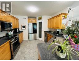 Storage - 214 3rd Street Ne, Watson, SK S0K4V0 Photo 8