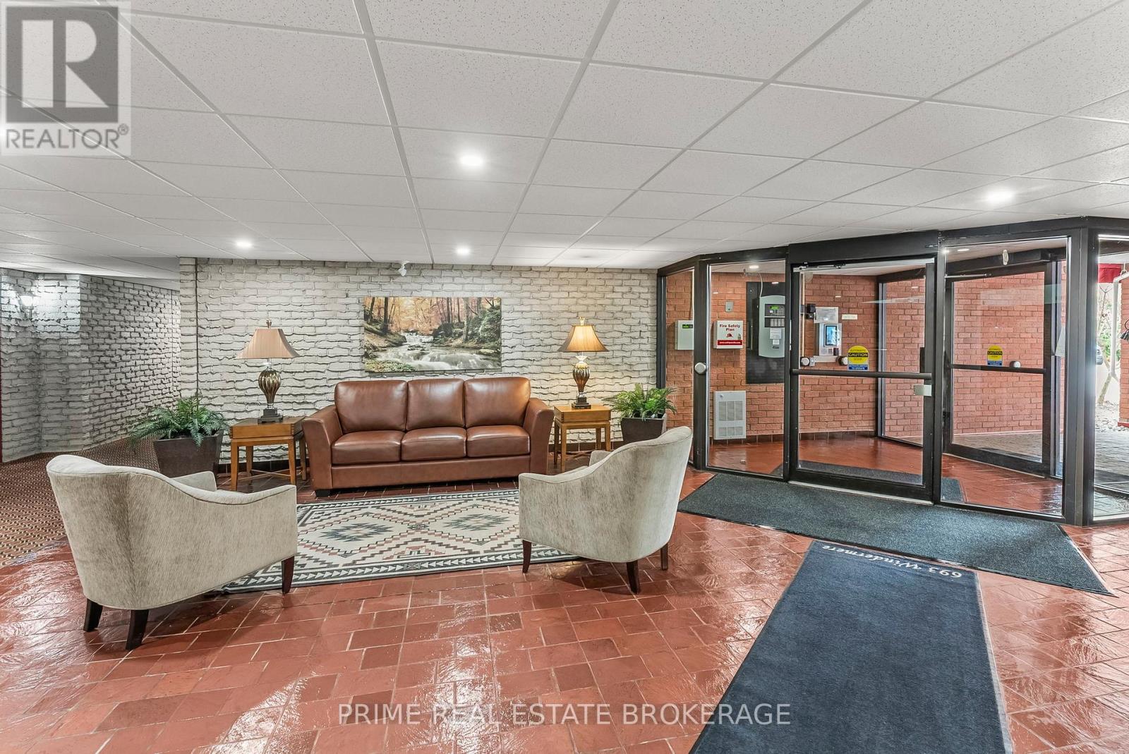 #204 693 WINDERMERE ROAD N - 2