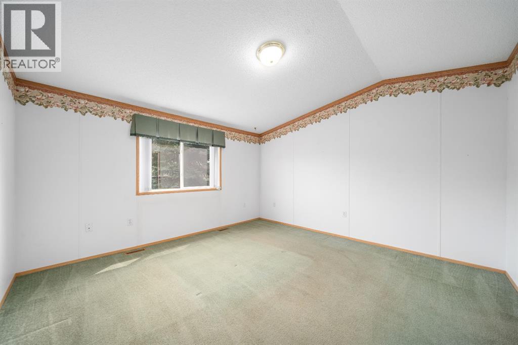 210 5 Street Northwest - Photo 16