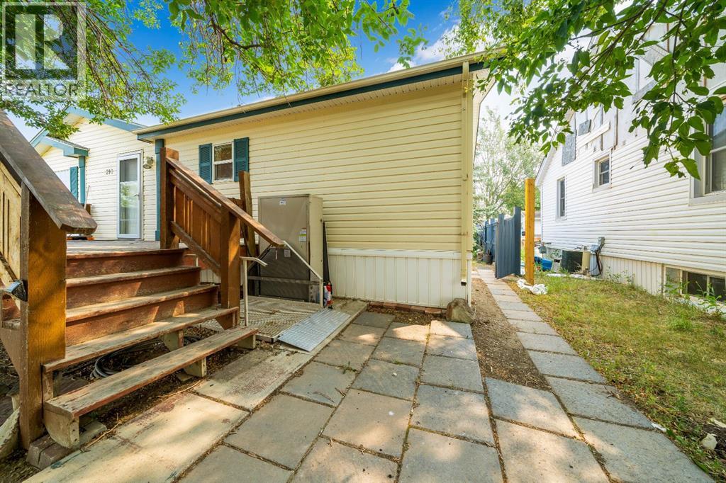 210 5 Street NW - 28