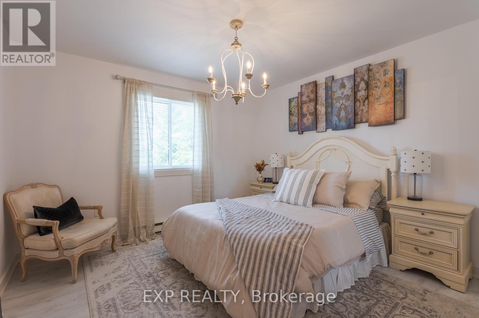 150 BAYVIEW DRIVE - 21