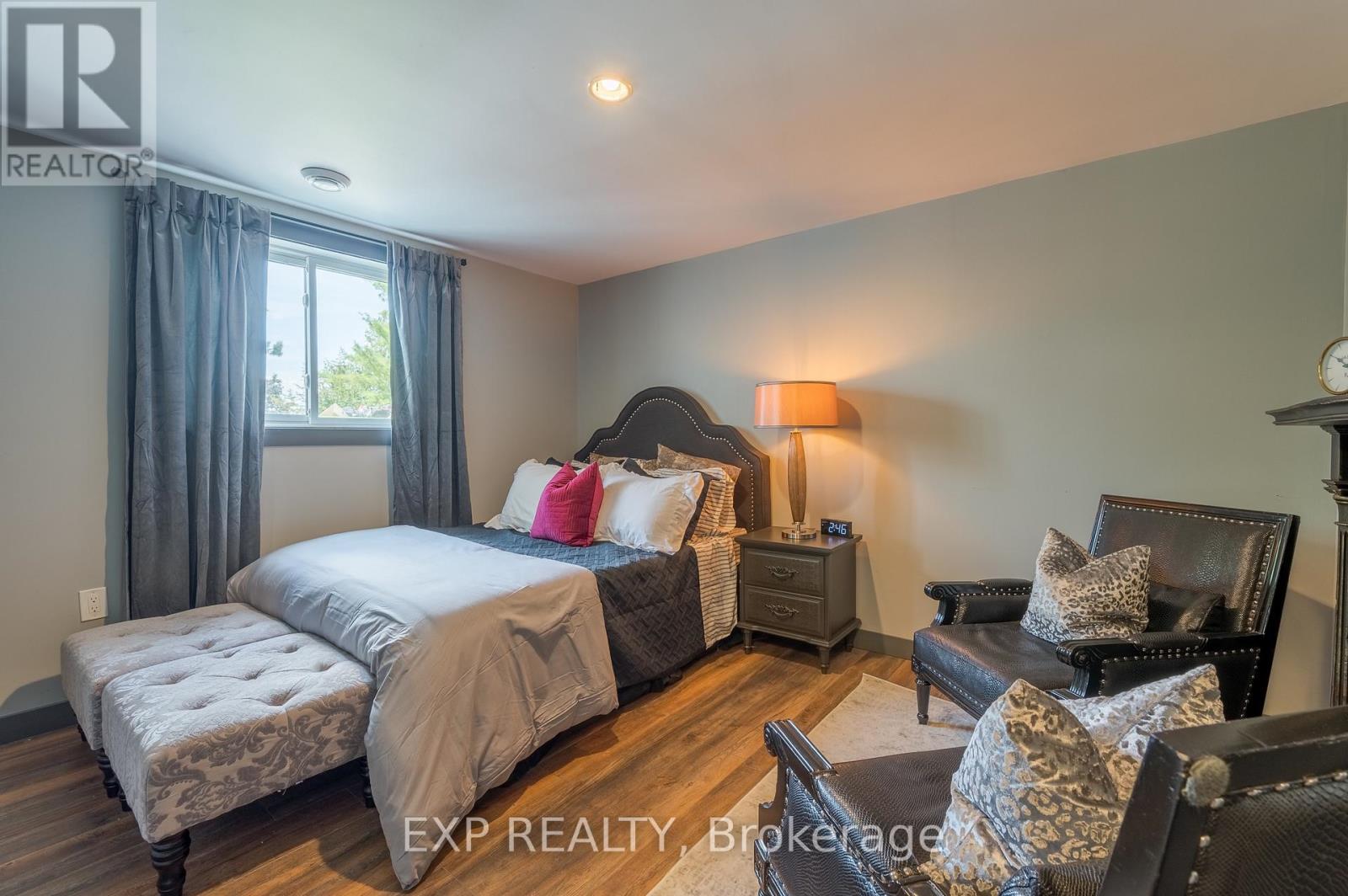 150 BAYVIEW DRIVE - Image 36