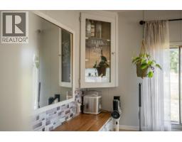 5472 Canim Hendrix Lake Road, 100 Mile House, BC V0K2E0 Photo 16