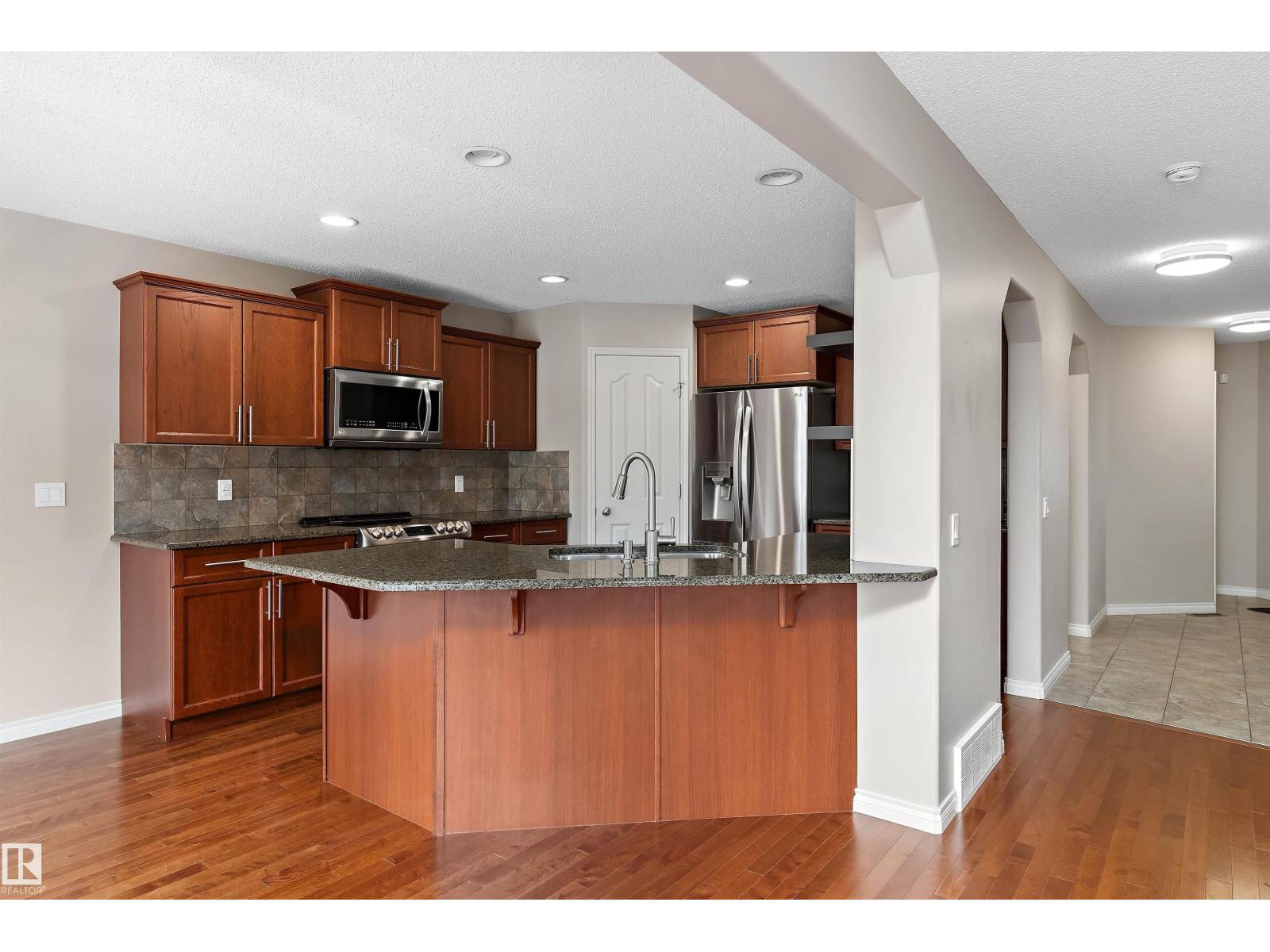 20845 92A AV NW - Image 54