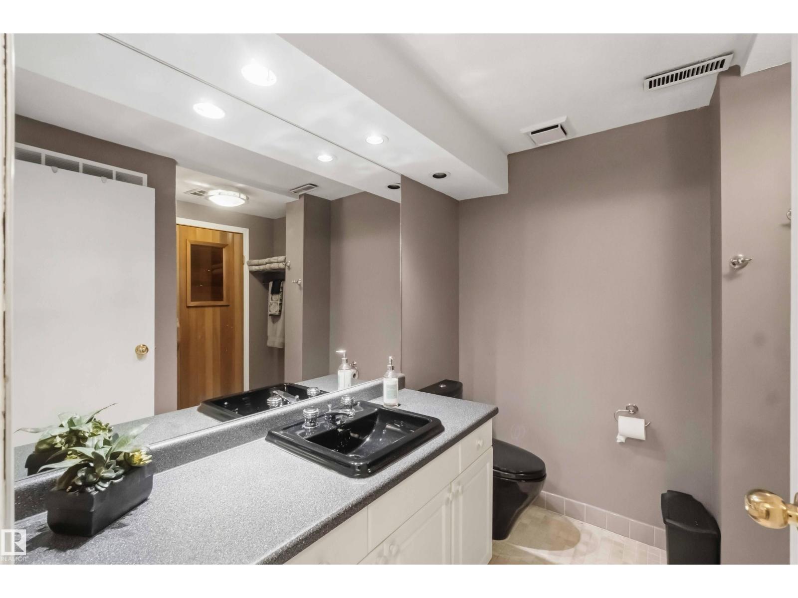 9730 95 ST NW - Image 57