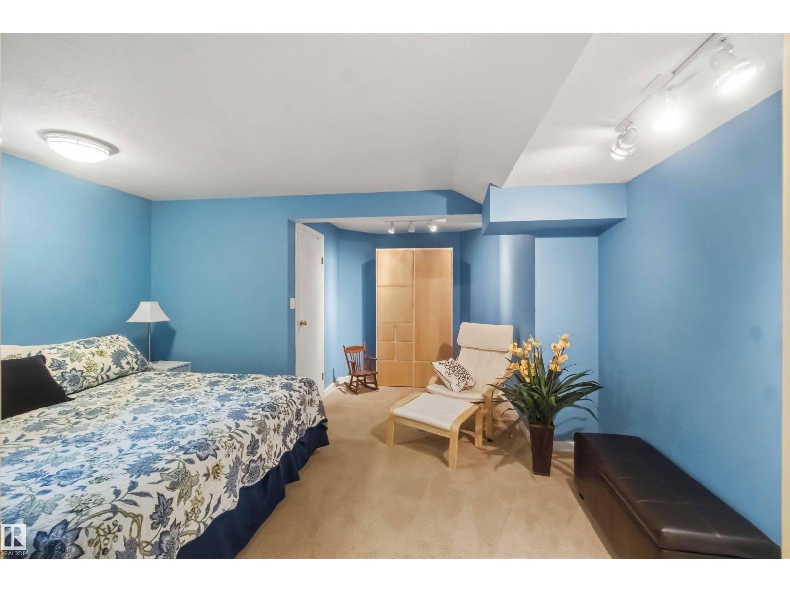 9730 95 ST NW - 55