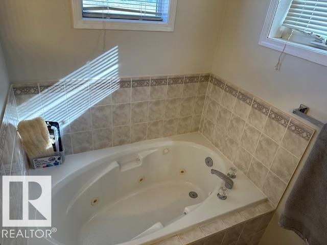 9806 179 AV NW - 22