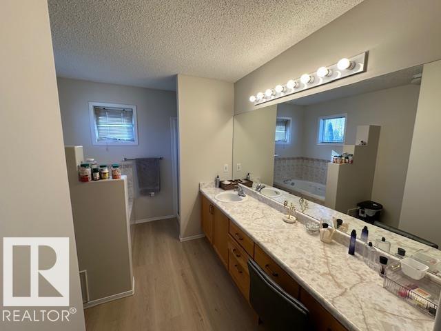 9806 179 AV NW - 21