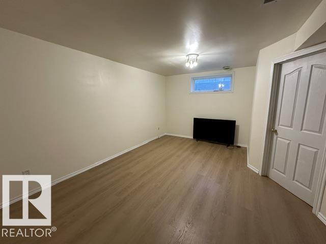 9806 179 AV NW - 26