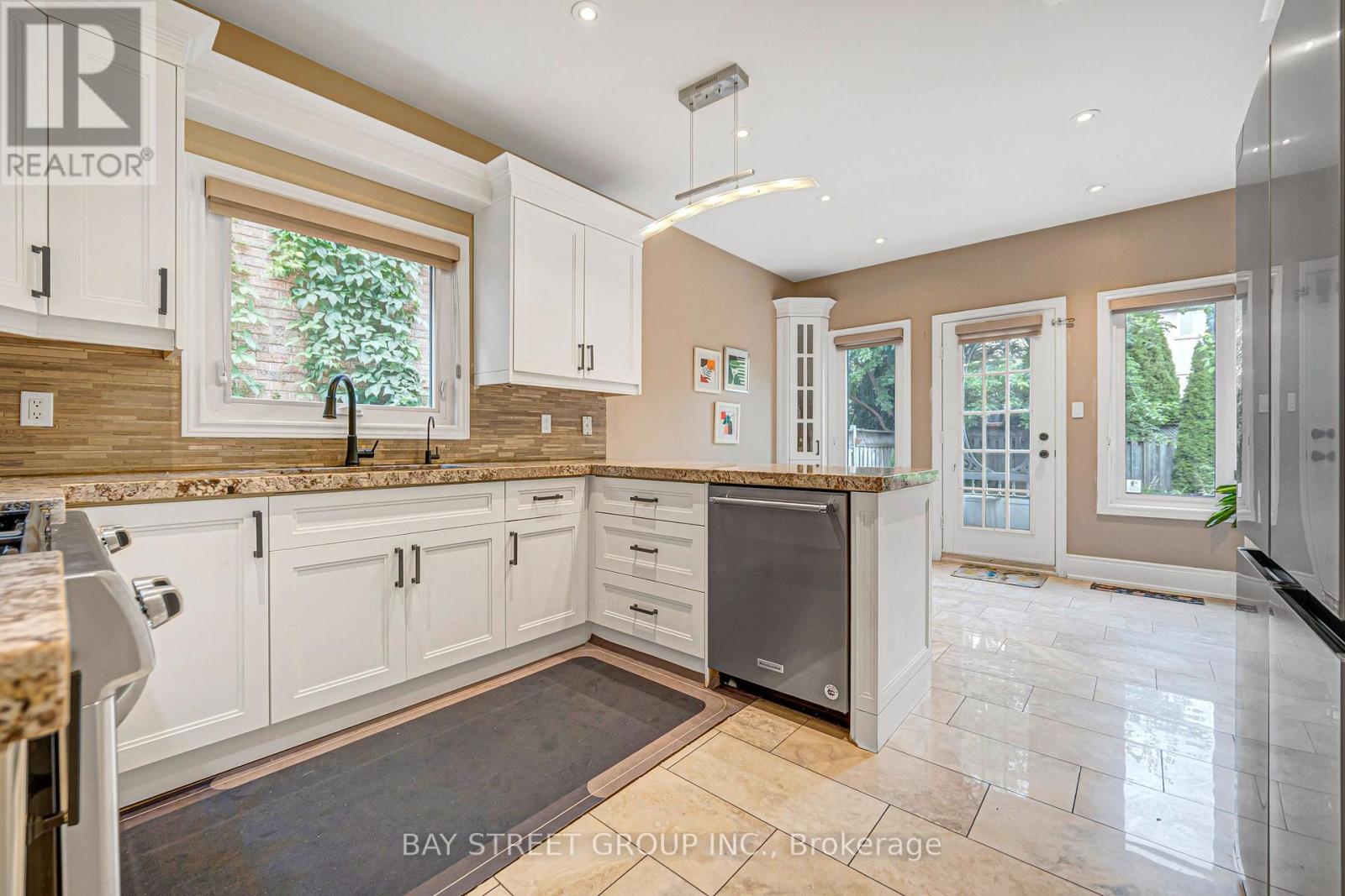 14 ROCKSPRINGS AVENUE - 15