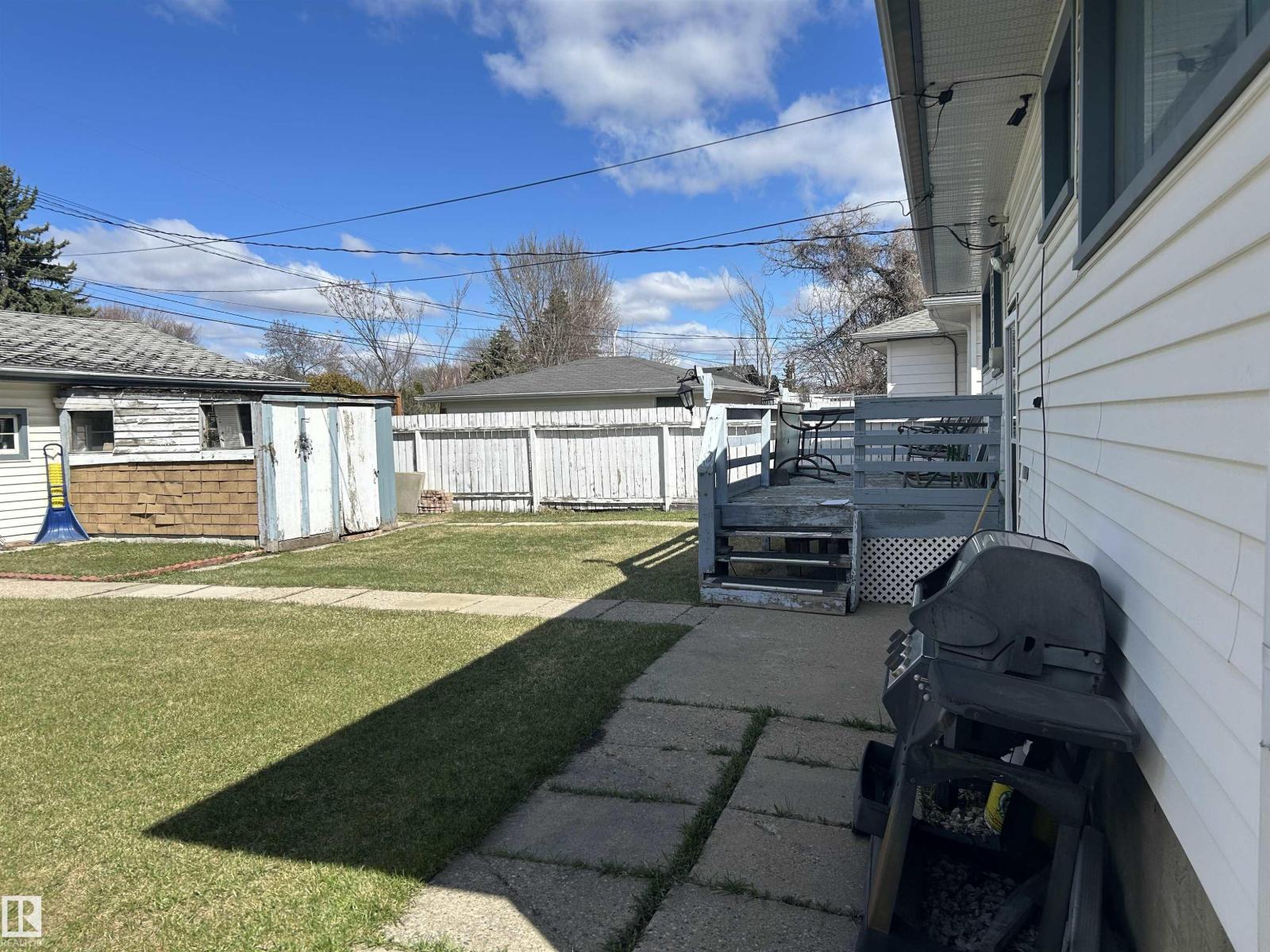9612 75A Street NW - Photo 11