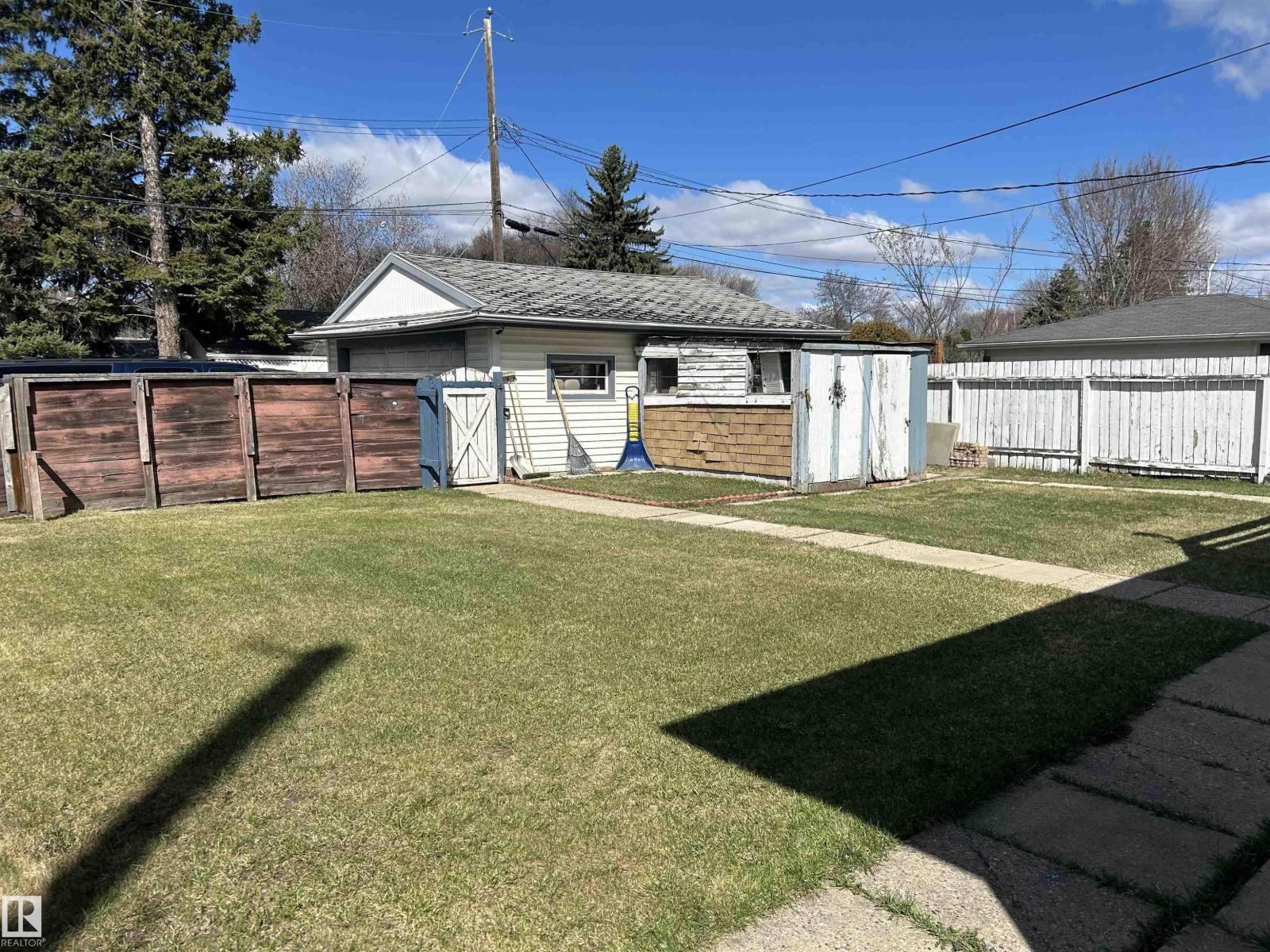 9612 75A Street NW - Photo 12