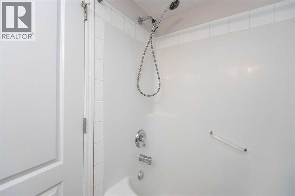 4626 44 Street - Photo 19