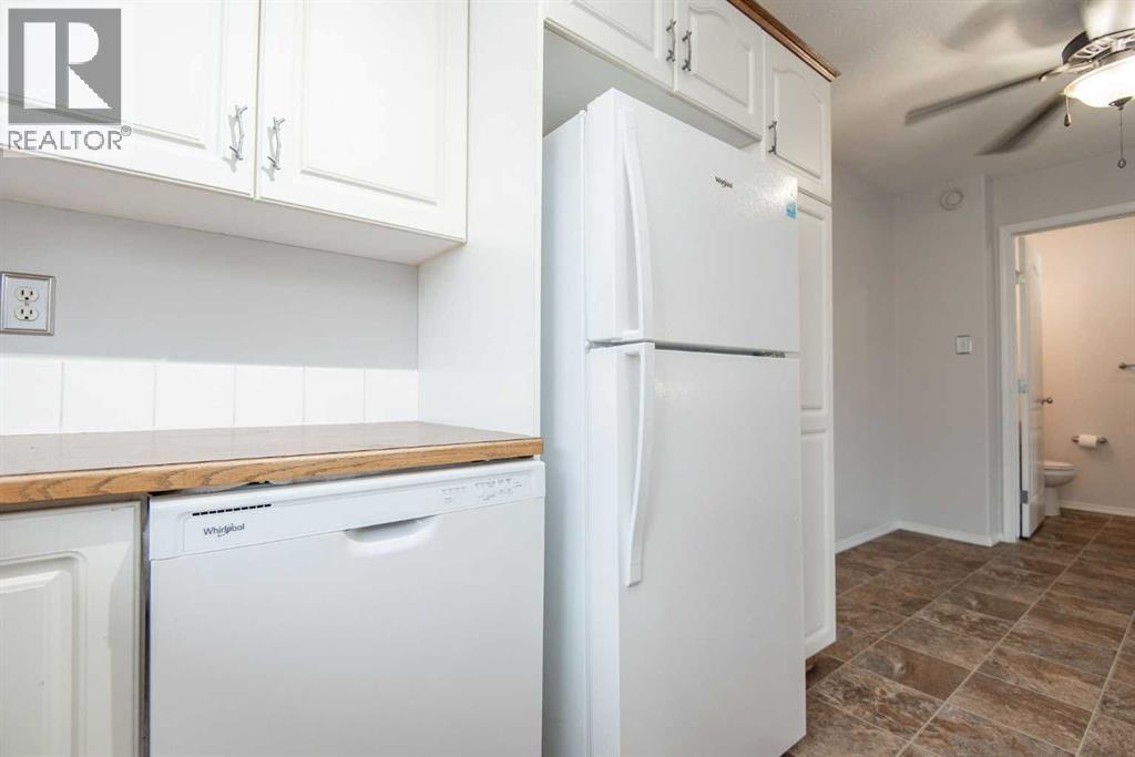 4626 44 Street - Photo 10