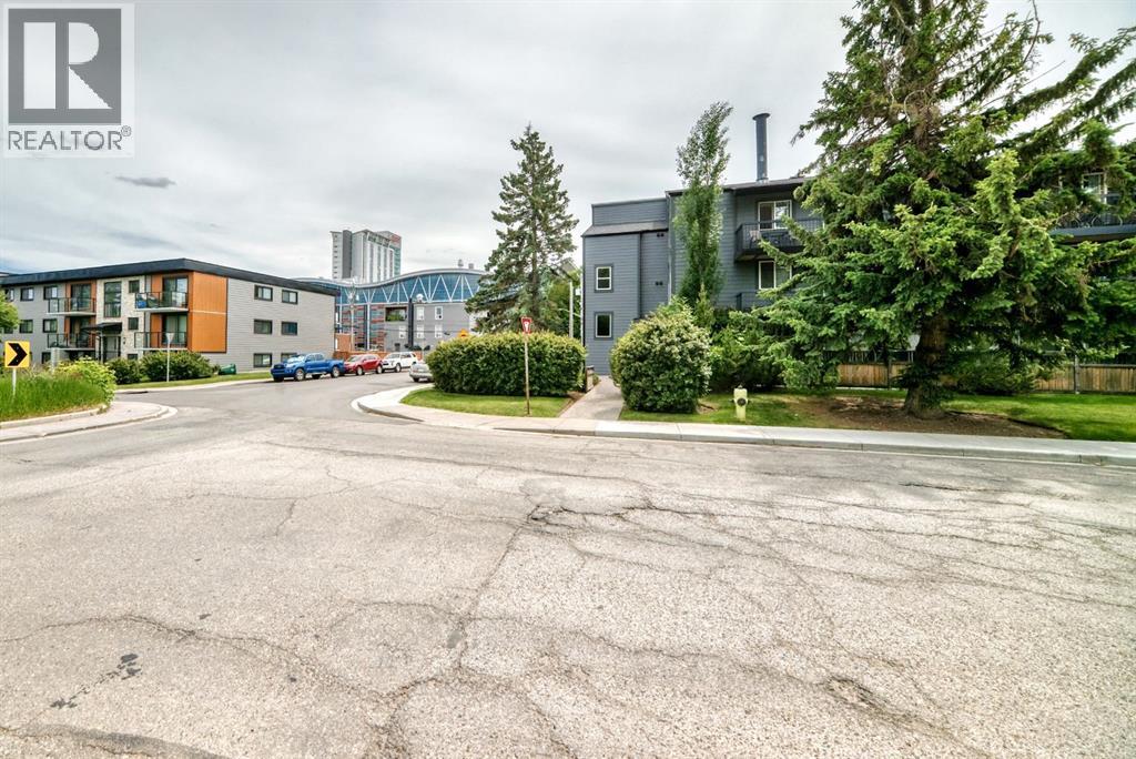 #304 1301 17 Avenue NW - 31