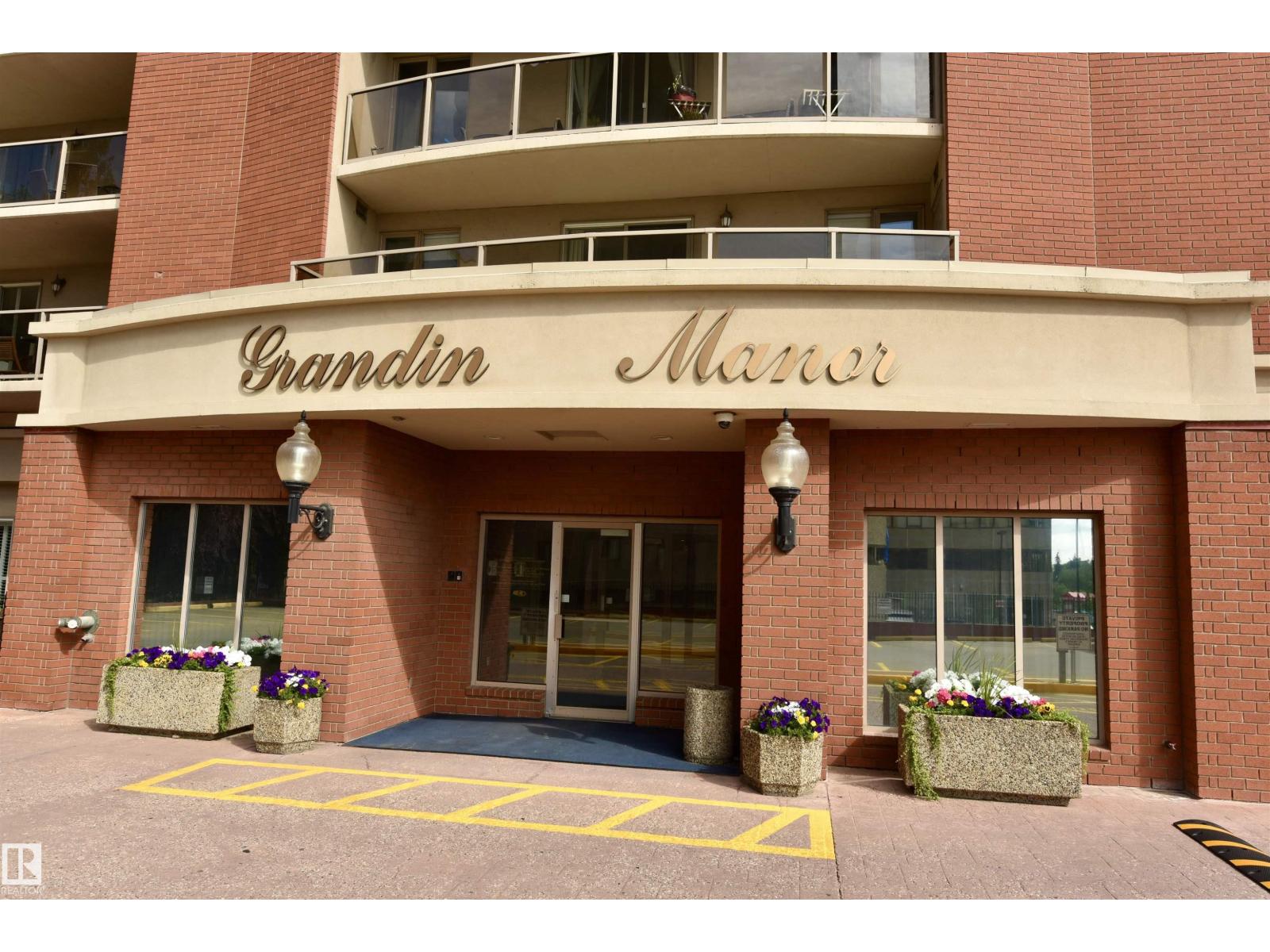 #706 9741 110 ST NW - 1