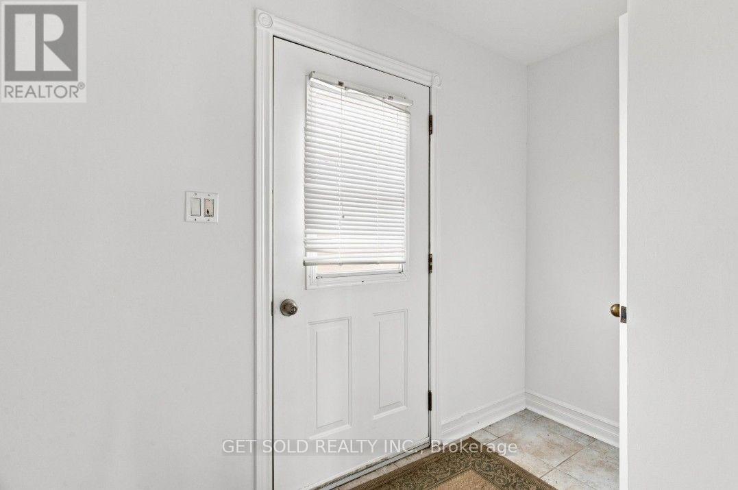 209442 26 HIGHWAY W - Image 28