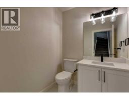3pc Bathroom - 602 11 Avenue Ne, Calgary, AB T2E0Z7 Photo 15