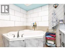 4520 36 Avenue, Ponoka, AB T4J1A2 Photo 24