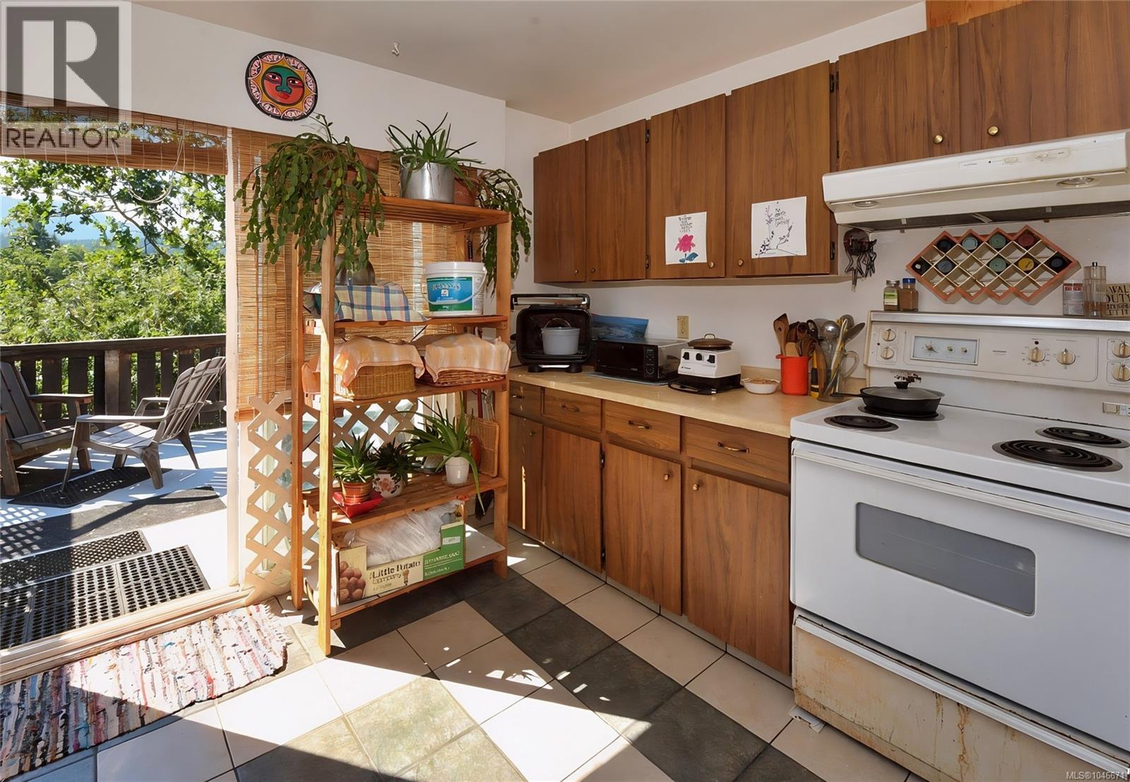 641 Stirling Ave - Image 9