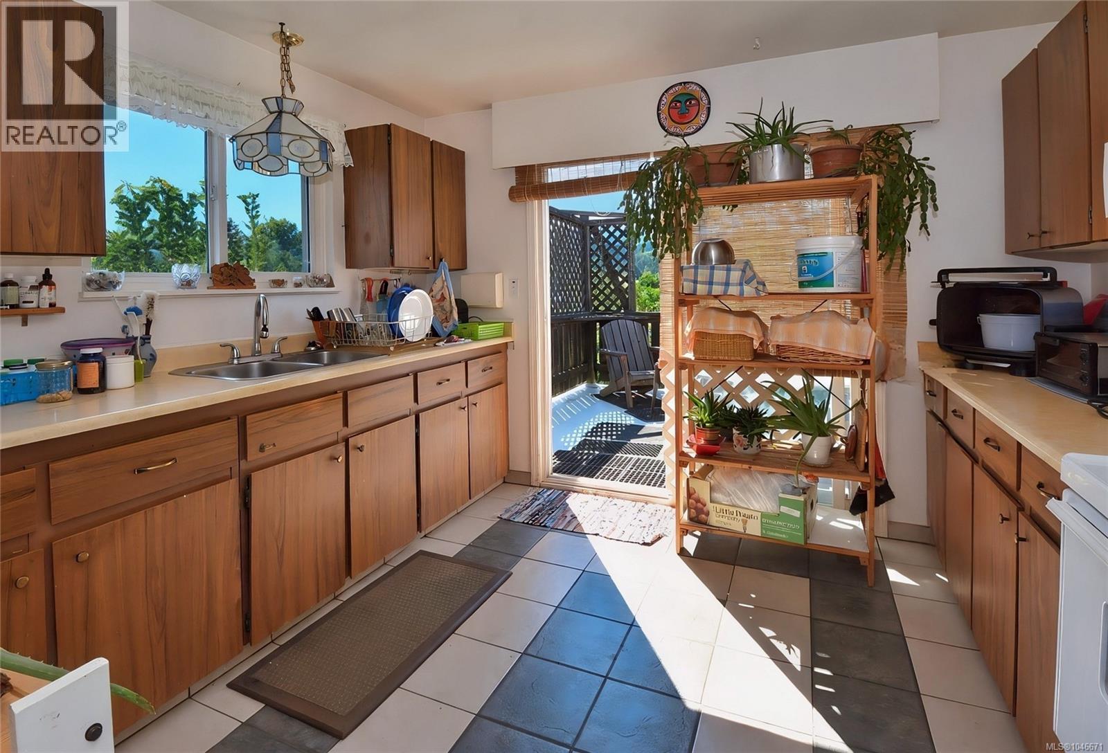 641 Stirling Ave - Image 11