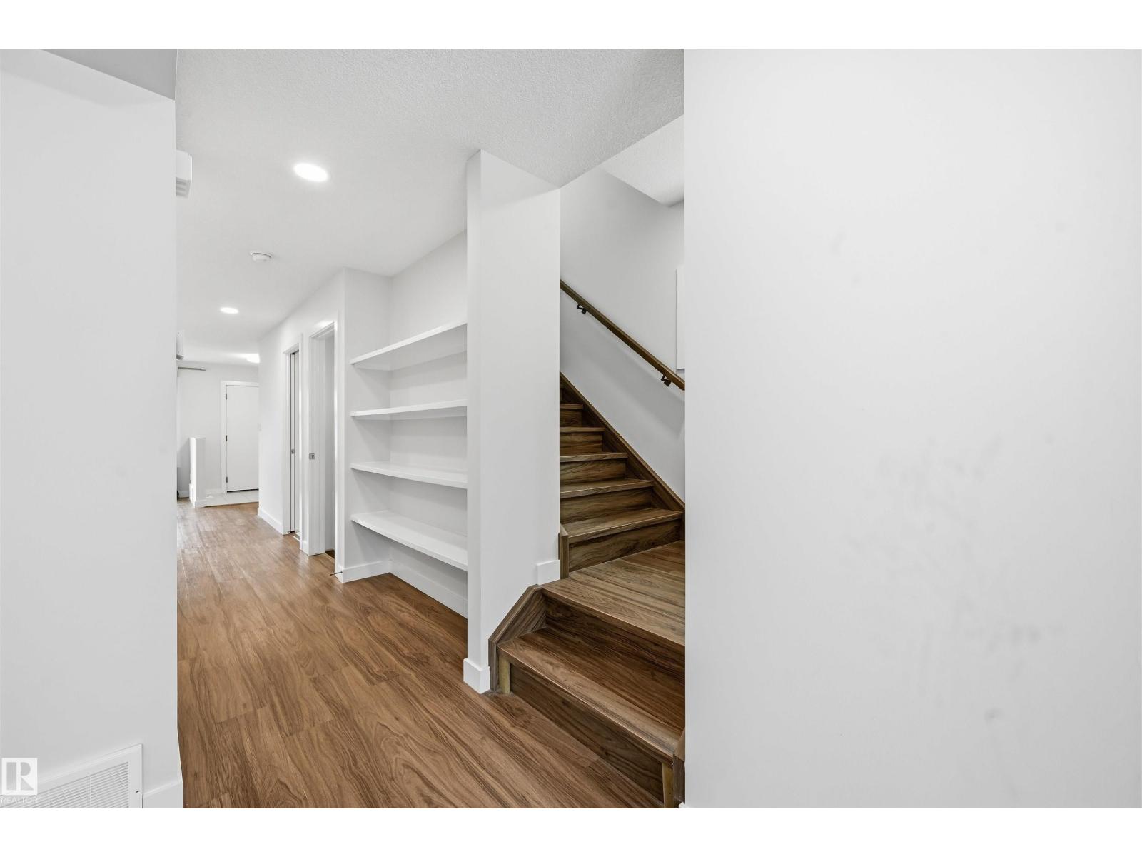 11146 78 Avenue NW - Photo 20