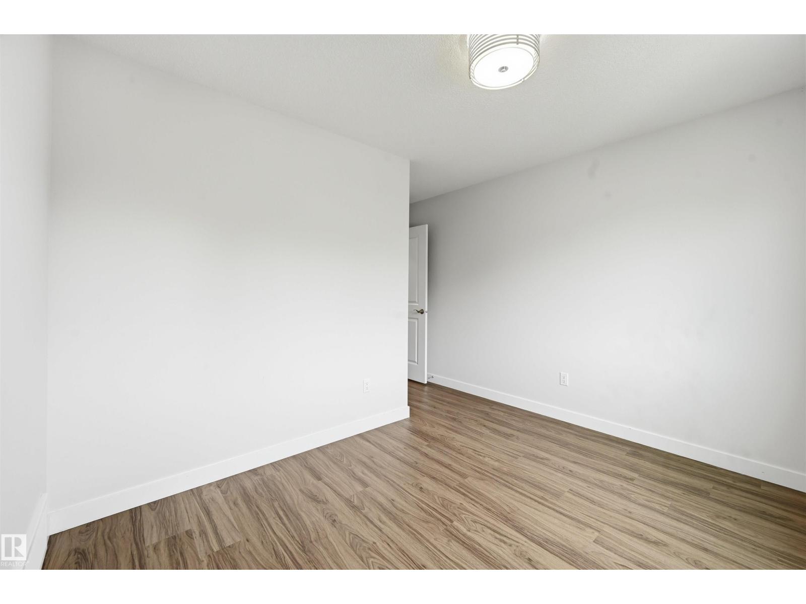 11146 78 Avenue NW - Photo 30