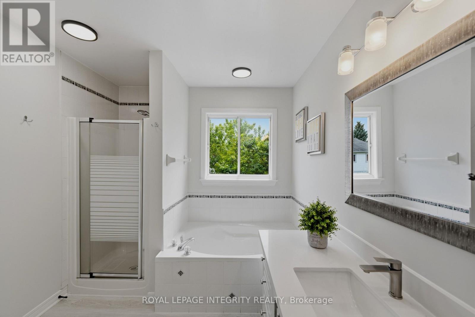 3 Bed, 3 Bath House for Sale in Ottawa – 20 REDDING WAY, Ottawa – MLS# X13674390 - Image 19
