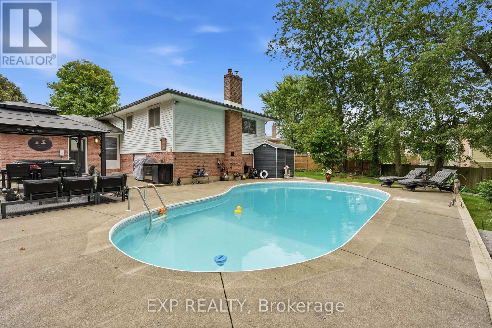 14 APPLE COURT - Image 12