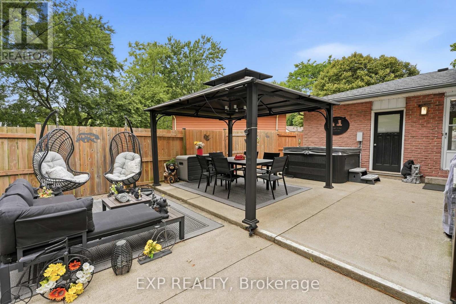 14 APPLE COURT - Image 15
