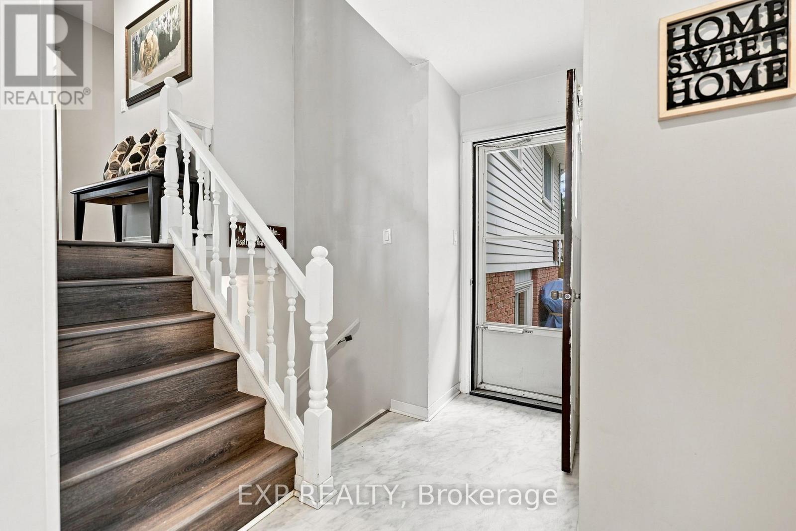 14 APPLE COURT - Image 31