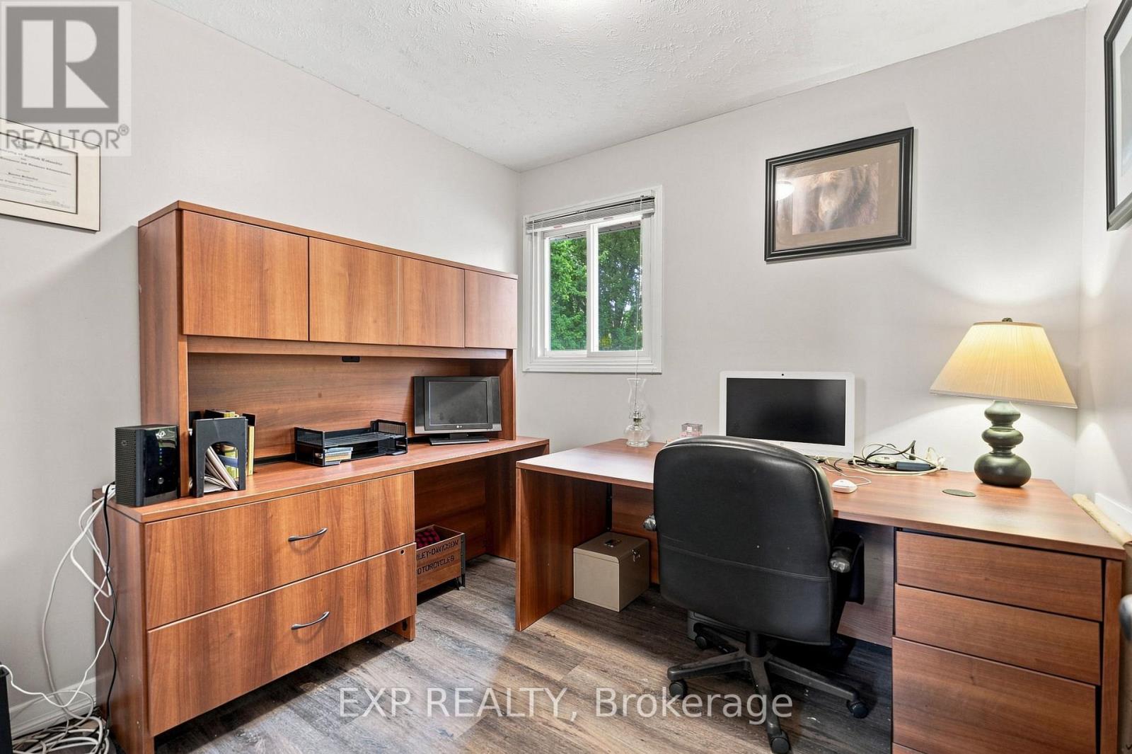 14 APPLE COURT - Image 33