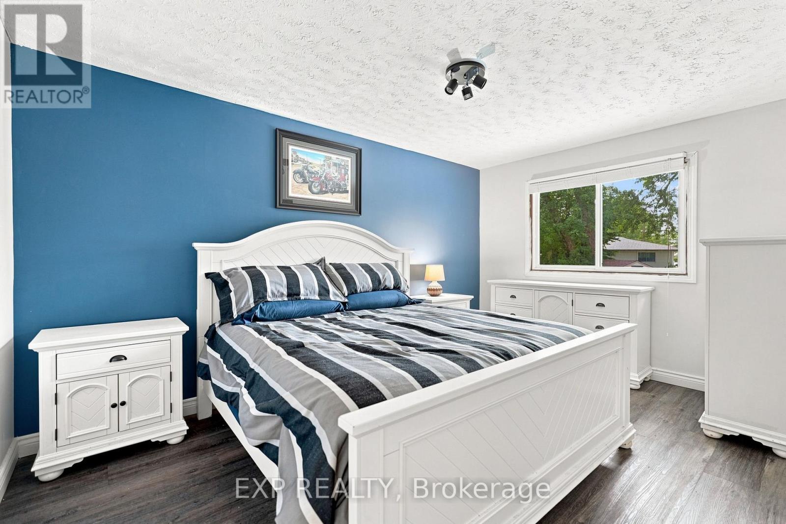 14 APPLE COURT - Image 35