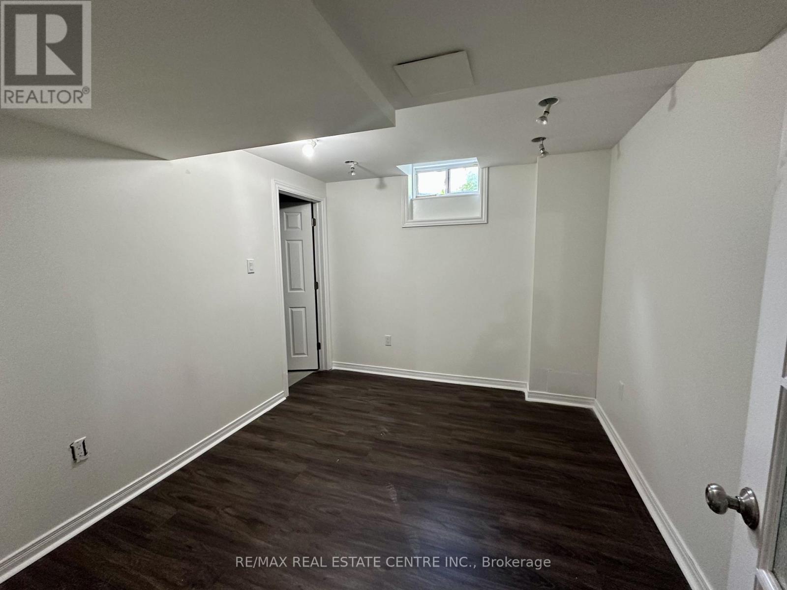 5673 FLORA DRIVE - 19