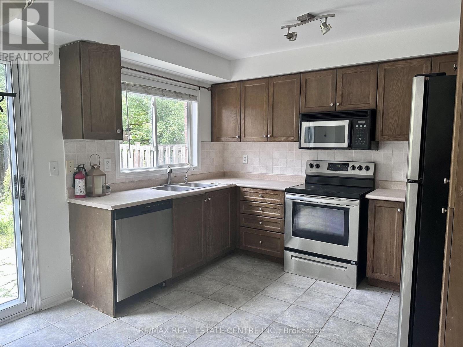 5673 FLORA DRIVE - 8