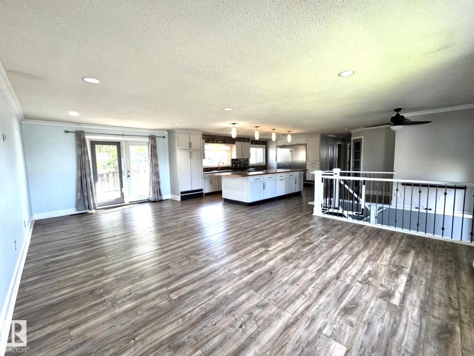 4631 47 AV - Image 18